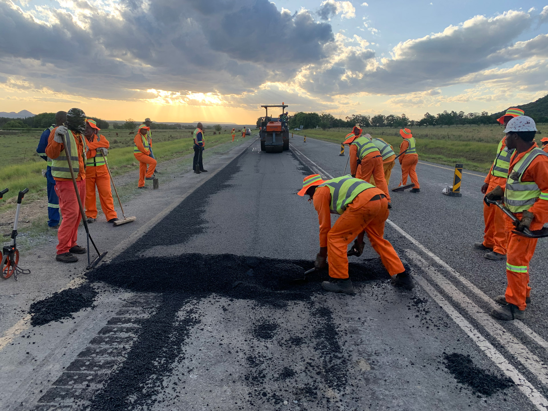 N2 & R62 Routine Road Maintenance